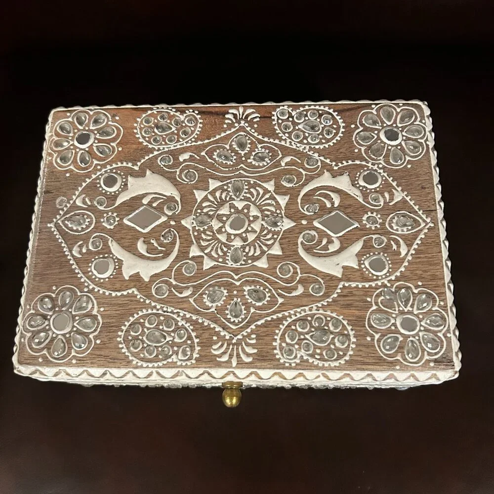 NWT Vintage Wooden Hand Carved Ornate Indian Keepsake Box